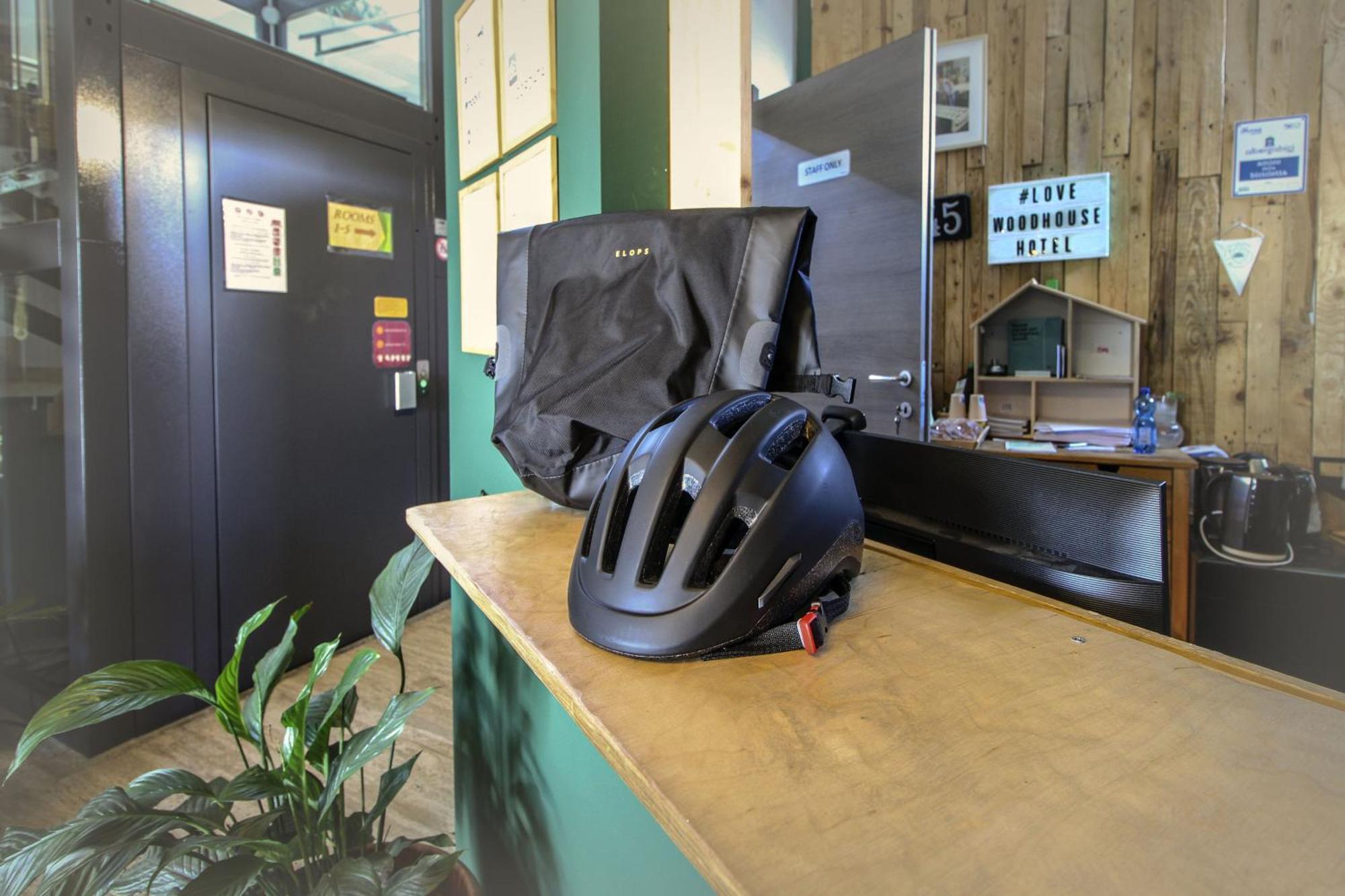 La Cordata Accommodation - Woodhouse Bike Hotel Cinisello Balsamo Exterior foto